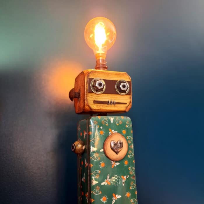 Bee You Bot Lamp - Image 4